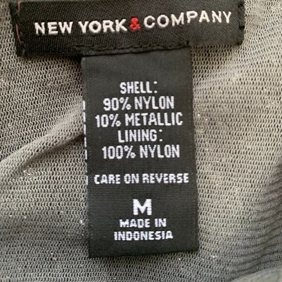 NWOT New York & Company Metallic Sleeveless Top M - Picture 4 of 5